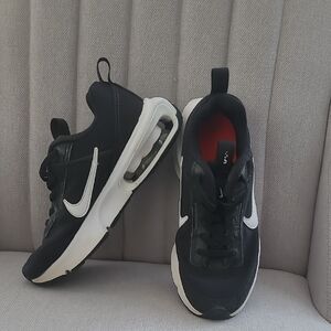 Nike Kids Black and White Sneakers